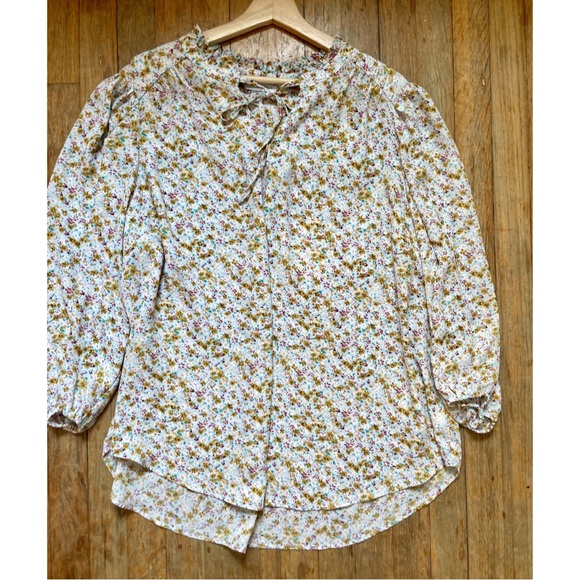 Carolina Belle Floral Blouse w/ tie neck & elastic cuffs Plus size - 1X - Picture 3 of 6